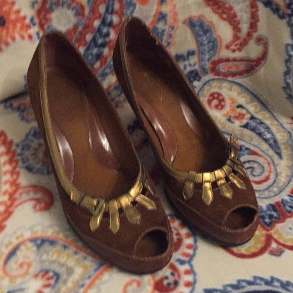 Aerosoles peek a boo toe shoes